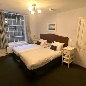 4* Bed & Breakfast House